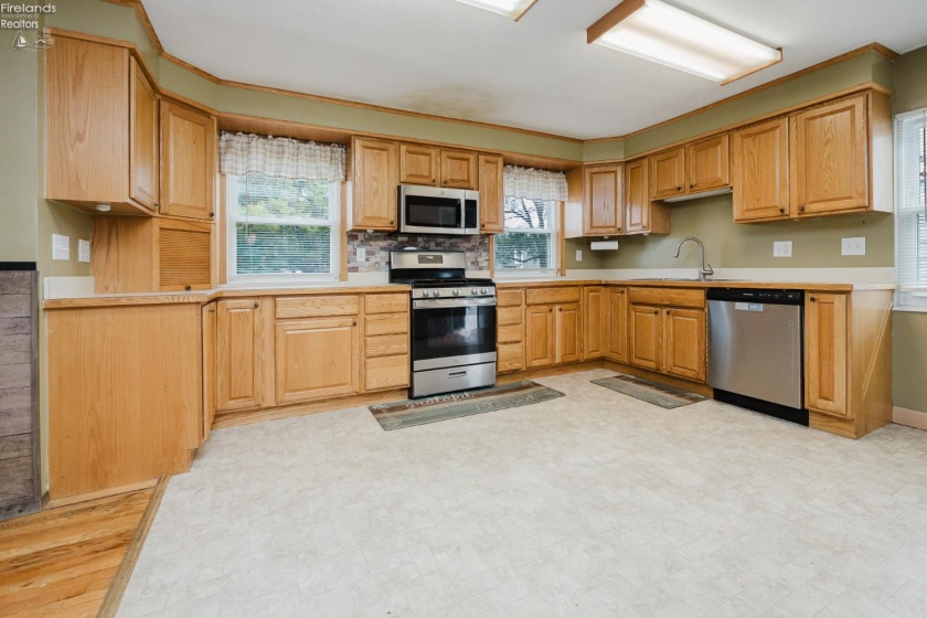 320 Goodrich Road, Bellevue, 44811, 3 Bedroom Bedrooms, ,1 BathroomBathrooms,Residential,For Sale,Goodrich,20264188
