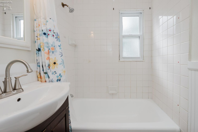 320 Goodrich Road, Bellevue, 44811, 3 Bedroom Bedrooms, ,1 BathroomBathrooms,Residential,For Sale,Goodrich,20264188