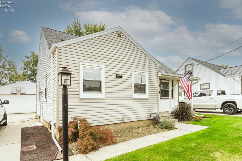 320 Goodrich Road, Bellevue, 44811, 3 Bedroom Bedrooms, ,1 BathroomBathrooms,Residential,For Sale,Goodrich,20264188