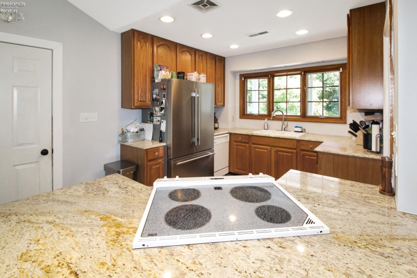 627 Catawba Road, Port Clinton, 43452, 3 Bedroom Bedrooms, ,2 BathroomBathrooms,Residential,For Sale,Catawba,20264027
