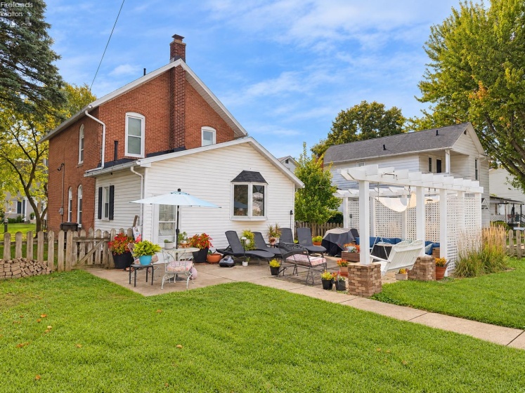 423 Clinton Street, Elmore, 43416, 2 Bedroom Bedrooms, ,2 BathroomBathrooms,Residential,For Sale,Clinton,20264145