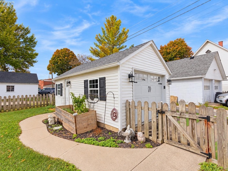423 Clinton Street, Elmore, 43416, 2 Bedroom Bedrooms, ,2 BathroomBathrooms,Residential,For Sale,Clinton,20264145