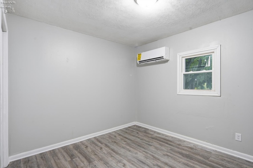 815 Edison Lane, Port Clinton, 43452, ,Multiple Units,For Sale,Edison,20264183