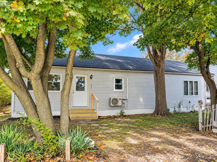 815 Edison Lane, Port Clinton, 43452, ,Multiple Units,For Sale,Edison,20264183