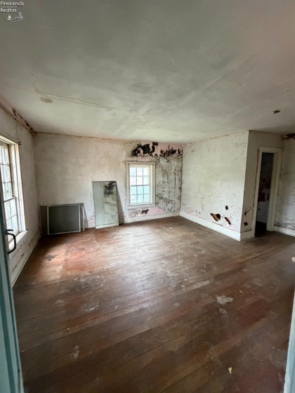 109 Broadway Street, Republic, 44867, 6 Bedroom Bedrooms, ,2 BathroomBathrooms,Residential,For Sale,Broadway,20264224