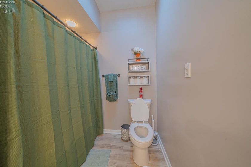 335 Benton Street, Oak Harbor, 43449, 2 Bedroom Bedrooms, ,1 BathroomBathrooms,Residential,For Sale,Benton,20264222