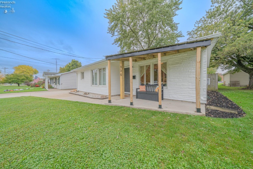 335 Benton Street, Oak Harbor, 43449, 2 Bedroom Bedrooms, ,1 BathroomBathrooms,Residential,For Sale,Benton,20264222