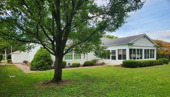 124 Stonyridge Drive, Sandusky, 44870, 3 Bedroom Bedrooms, ,3 BathroomBathrooms,Residential,For Sale,Stonyridge,20263797