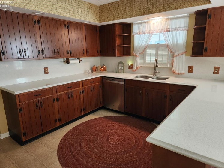 124 Stonyridge Drive, Sandusky, 44870, 3 Bedroom Bedrooms, ,3 BathroomBathrooms,Residential,For Sale,Stonyridge,20263797