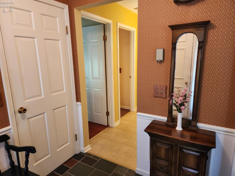 124 Stonyridge Drive, Sandusky, 44870, 3 Bedroom Bedrooms, ,3 BathroomBathrooms,Residential,For Sale,Stonyridge,20263797