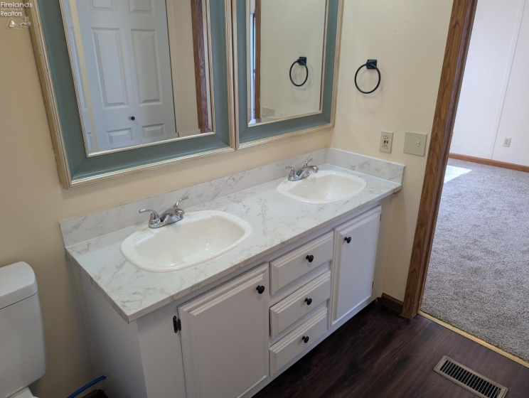 220 Maple Lane, Green Springs, 44836, 2 Bedroom Bedrooms, ,2 BathroomBathrooms,Residential,For Sale,Maple,20263784