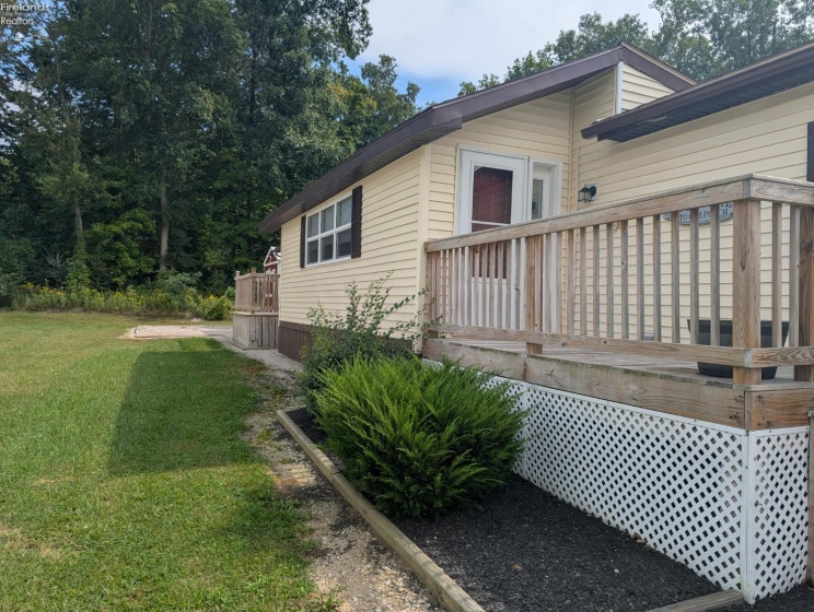 220 Maple Lane, Green Springs, 44836, 2 Bedroom Bedrooms, ,2 BathroomBathrooms,Residential,For Sale,Maple,20263784