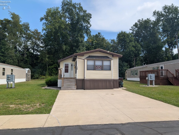 220 Maple Lane, Green Springs, 44836, 2 Bedroom Bedrooms, ,2 BathroomBathrooms,Residential,For Sale,Maple,20263784
