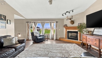 148 County Road 17, Tiffin, 44883, 3 Bedroom Bedrooms, ,3 BathroomBathrooms,Residential,For Sale,County Road 17,20264215