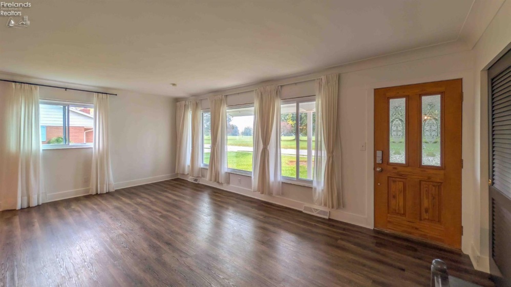 861 Fremont Street, Elmore, 43416, 3 Bedroom Bedrooms, ,2 BathroomBathrooms,Residential,For Sale,Fremont,20264229