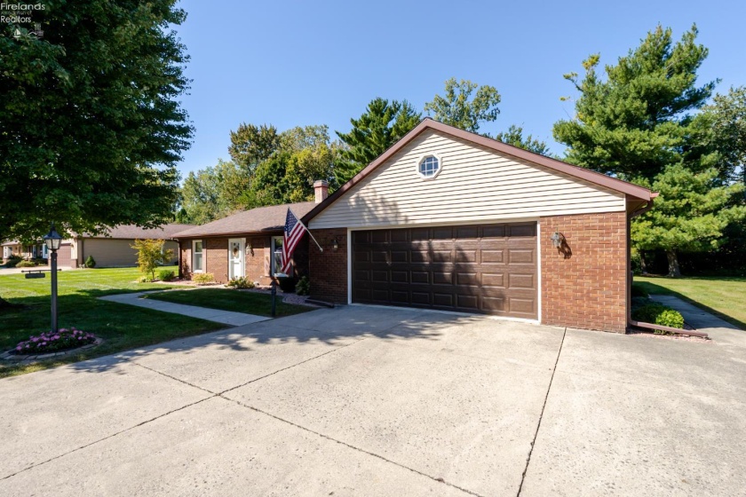 36 Shaker Court, Fremont, 43420, 2 Bedroom Bedrooms, ,3 BathroomBathrooms,Residential,For Sale,Shaker,20263882