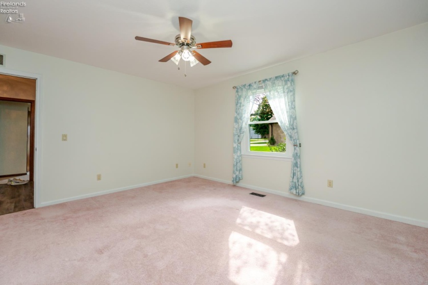 36 Shaker Court, Fremont, 43420, 2 Bedroom Bedrooms, ,3 BathroomBathrooms,Residential,For Sale,Shaker,20263882