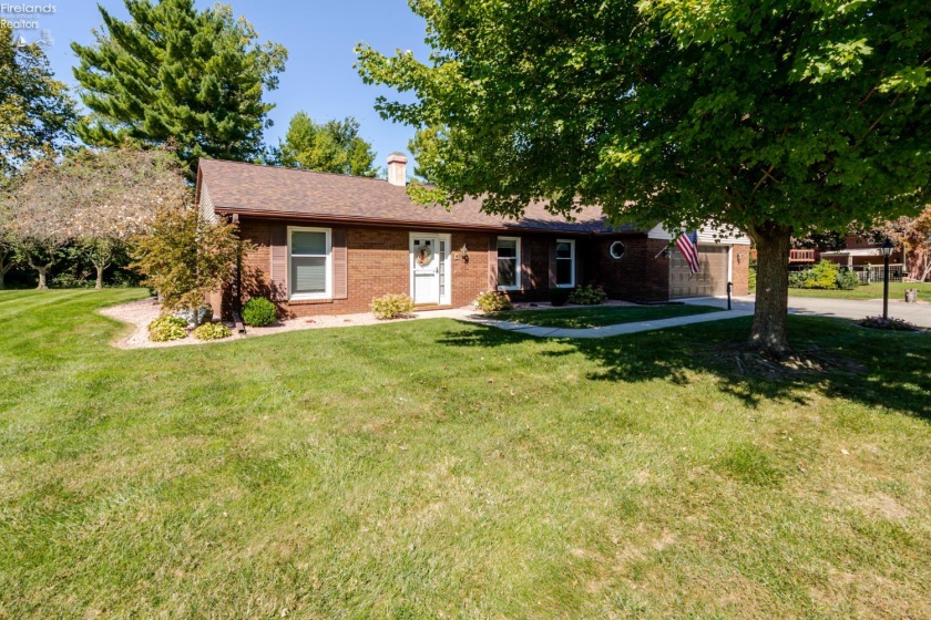 36 Shaker Court, Fremont, 43420, 2 Bedroom Bedrooms, ,3 BathroomBathrooms,Residential,For Sale,Shaker,20263882