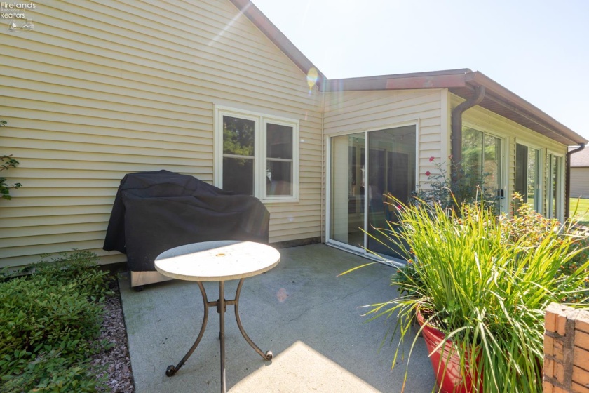 36 Shaker Court, Fremont, 43420, 2 Bedroom Bedrooms, ,3 BathroomBathrooms,Residential,For Sale,Shaker,20263882