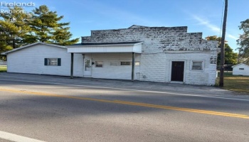 6859 S SR 100, Tiffin, 44883, 2 Bedroom Bedrooms, ,3 BathroomBathrooms,Residential,For Sale,S SR 100,20264238