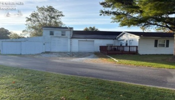 6859 S SR 100, Tiffin, 44883, 2 Bedroom Bedrooms, ,3 BathroomBathrooms,Residential,For Sale,S SR 100,20264238