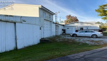 6859 S SR 100, Tiffin, 44883, 2 Bedroom Bedrooms, ,3 BathroomBathrooms,Residential,For Sale,S SR 100,20264238