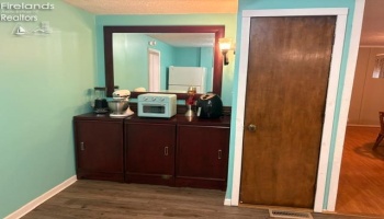 6859 S SR 100, Tiffin, 44883, 2 Bedroom Bedrooms, ,3 BathroomBathrooms,Residential,For Sale,S SR 100,20264238