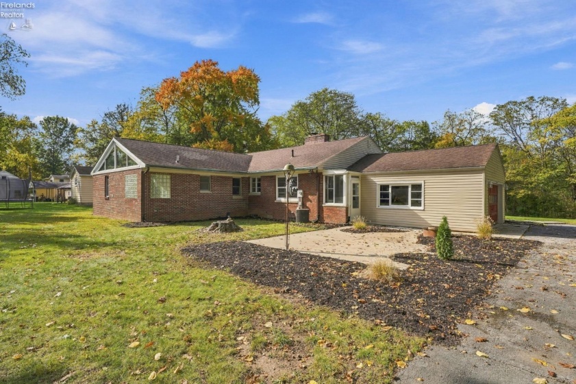 330 Riverside Drive, Tiffin, 44883, 3 Bedroom Bedrooms, ,2 BathroomBathrooms,Residential,For Sale,Riverside,20264246
