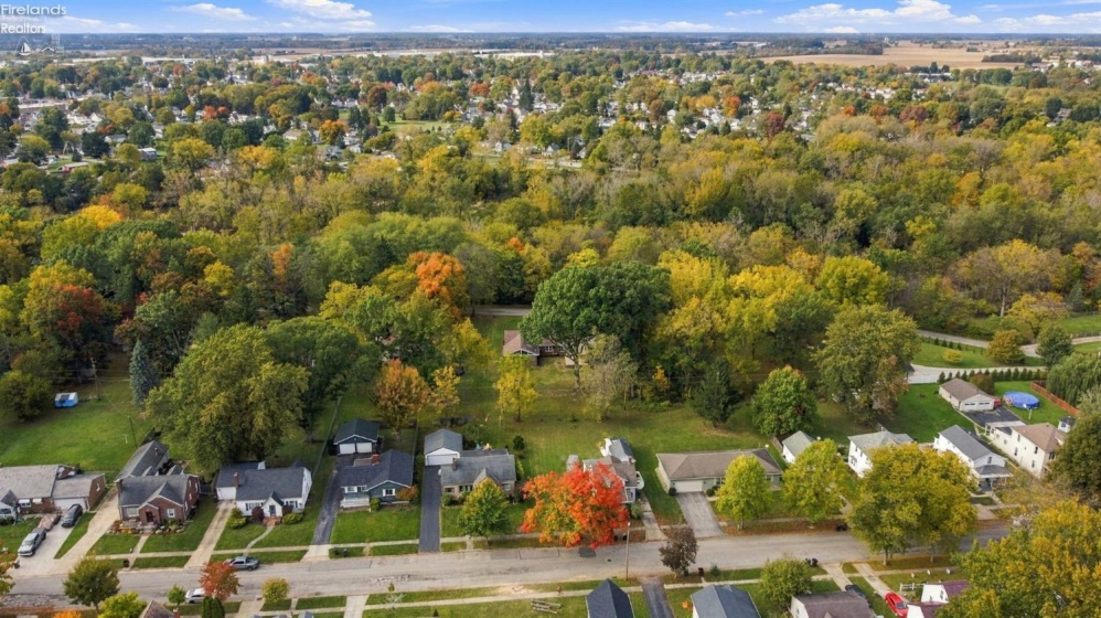 330 Riverside Drive, Tiffin, 44883, 3 Bedroom Bedrooms, ,2 BathroomBathrooms,Residential,For Sale,Riverside,20264246