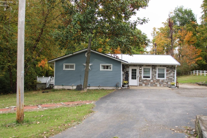 253 Portage Path, Willard, 44890, 2 Bedroom Bedrooms, ,2 BathroomBathrooms,Residential,For Sale,Portage Path,20264172