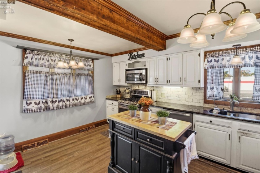 607 Main Street, Bellevue, 44811, 4 Bedroom Bedrooms, ,2 BathroomBathrooms,Residential,For Sale,Main,20263836
