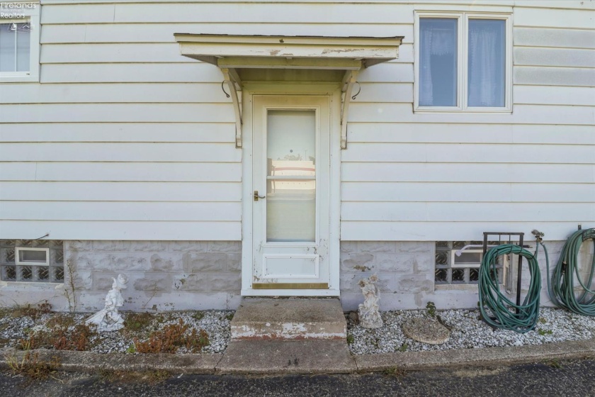 607 Main Street, Bellevue, 44811, 4 Bedroom Bedrooms, ,2 BathroomBathrooms,Residential,For Sale,Main,20263836