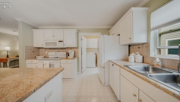 7032 Longwater Dr., Maumee, 43537, 2 Bedroom Bedrooms, ,2 BathroomBathrooms,Residential,For Sale,Longwater Dr.,20264075