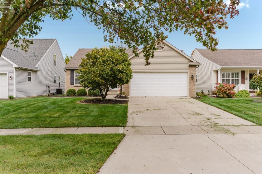 7032 Longwater Dr., Maumee, 43537, 2 Bedroom Bedrooms, ,2 BathroomBathrooms,Residential,For Sale,Longwater Dr.,20264075