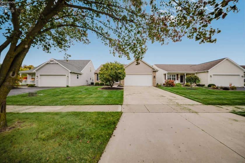 7032 Longwater Dr., Maumee, 43537, 2 Bedroom Bedrooms, ,2 BathroomBathrooms,Residential,For Sale,Longwater Dr.,20264075