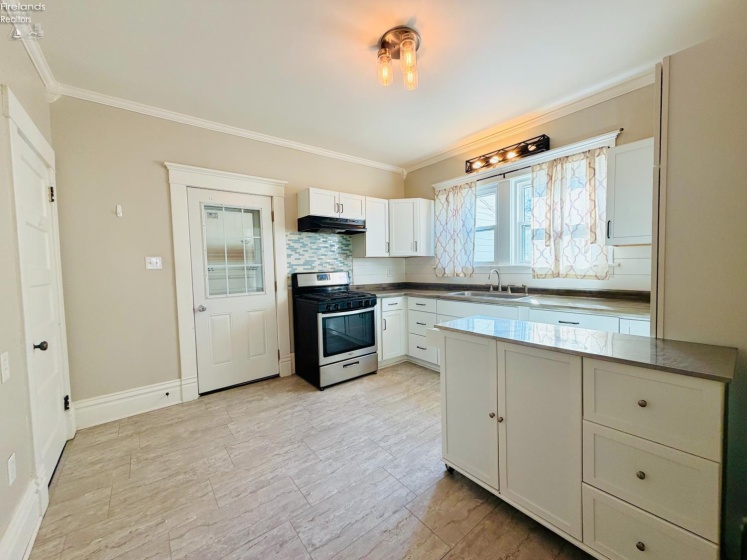 230 Euclid Avenue, Bellevue, 44811, 3 Bedroom Bedrooms, ,2 BathroomBathrooms,Residential,For Sale,Euclid,20263980