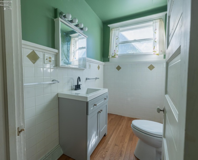 37 Townsend Street, Greenwich, 44837, 5 Bedroom Bedrooms, ,2 BathroomBathrooms,Residential,For Sale,Townsend,20264260