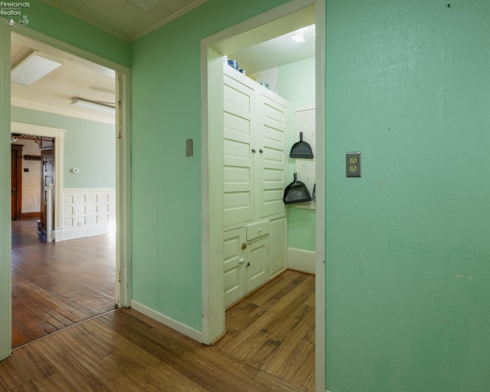 37 Townsend Street, Greenwich, 44837, 5 Bedroom Bedrooms, ,2 BathroomBathrooms,Residential,For Sale,Townsend,20264260