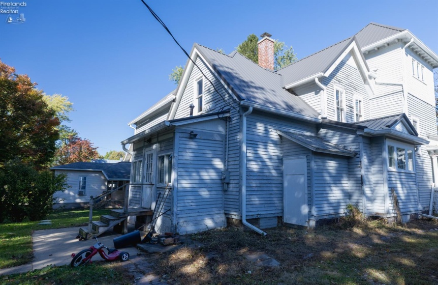 37 Townsend Street, Greenwich, 44837, 5 Bedroom Bedrooms, ,2 BathroomBathrooms,Residential,For Sale,Townsend,20264260