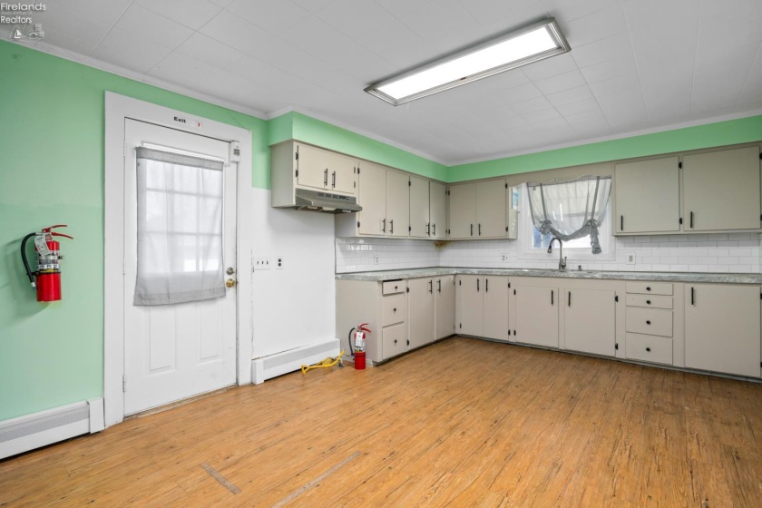 906 Decatur Street, Sandusky, 44870, 6 Bedroom Bedrooms, ,2 BathroomBathrooms,Residential,For Sale,Decatur,20264200