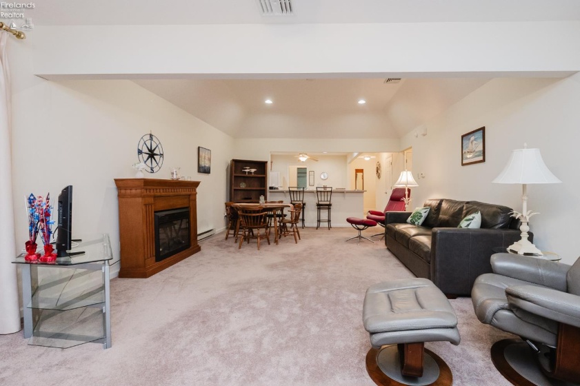 342 Lighthouse Oval Drive, Marblehead, 43452, 2 Bedroom Bedrooms, ,2 BathroomBathrooms,Residential,For Sale,Lighthouse Oval,20264057
