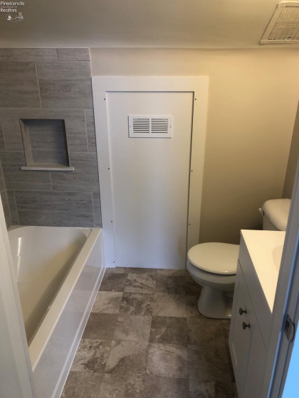 15 Adams Street, Tiffin, 44883, ,Multiple Units,For Sale,Adams,20264226