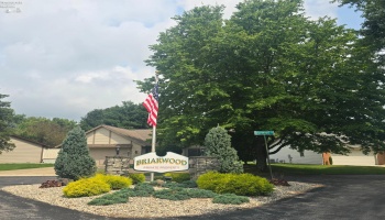 100 Briarwood, Fremont, 43420, 2 Bedroom Bedrooms, ,2 BathroomBathrooms,Residential,For Sale,Briarwood,20264301