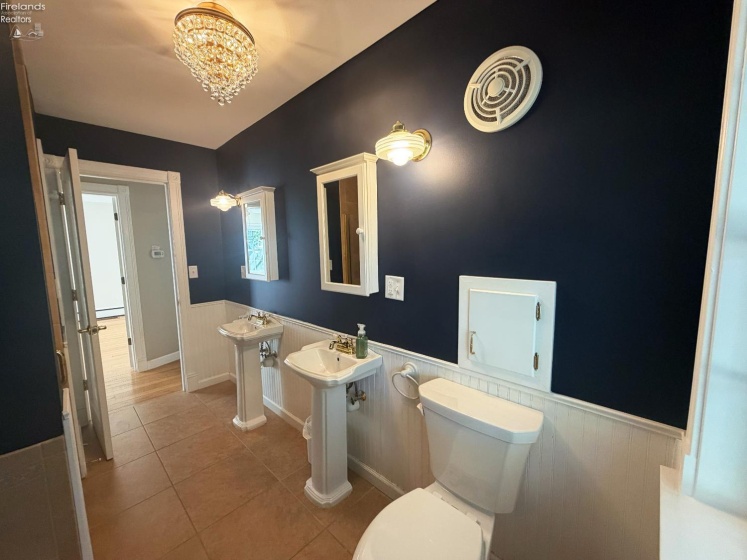 817 Seneca Avenue, Huron, 44839, 5 Bedroom Bedrooms, ,3 BathroomBathrooms,Residential,For Sale,Seneca,20264318