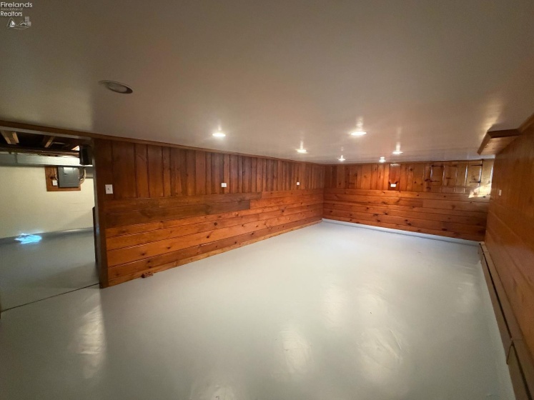 817 Seneca Avenue, Huron, 44839, 5 Bedroom Bedrooms, ,3 BathroomBathrooms,Residential,For Sale,Seneca,20264318