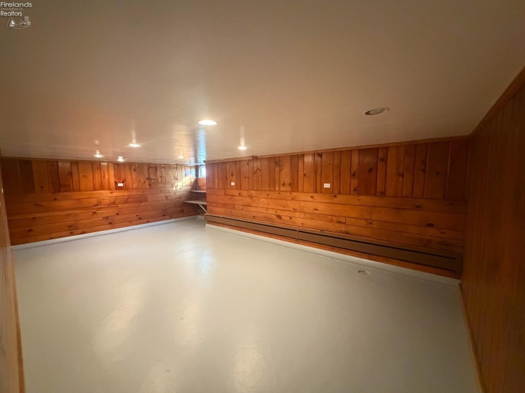 817 Seneca Avenue, Huron, 44839, 5 Bedroom Bedrooms, ,3 BathroomBathrooms,Residential,For Sale,Seneca,20264318