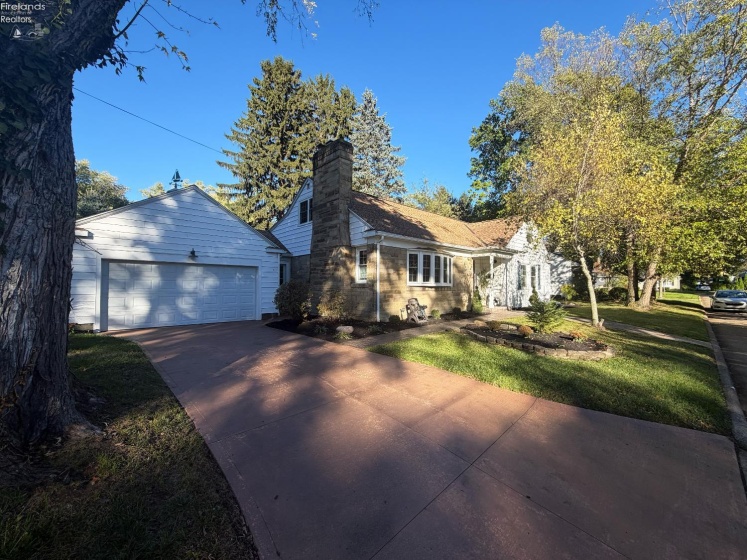 817 Seneca Avenue, Huron, 44839, 5 Bedroom Bedrooms, ,3 BathroomBathrooms,Residential,For Sale,Seneca,20264318