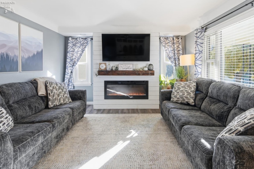 315 Collinwood Boulevard, Fremont, 43420, 4 Bedroom Bedrooms, ,3 BathroomBathrooms,Residential,For Sale,Collinwood,20264230