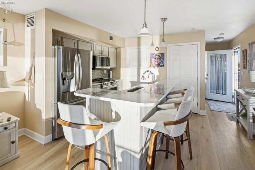 537 Lakeshore Drive, Port Clinton, 43452, 1 Bedroom Bedrooms, ,1 BathroomBathrooms,Residential,For Sale,Lakeshore,20264261