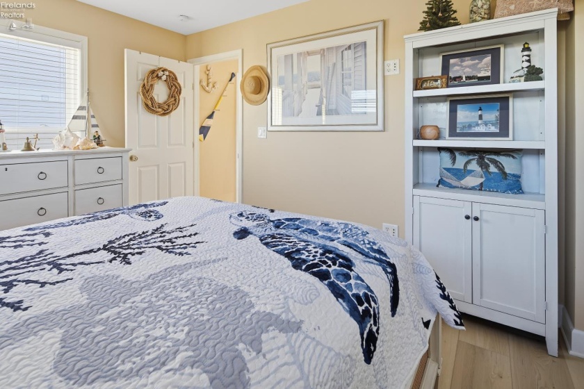 537 Lakeshore Drive, Port Clinton, 43452, 1 Bedroom Bedrooms, ,1 BathroomBathrooms,Residential,For Sale,Lakeshore,20264261